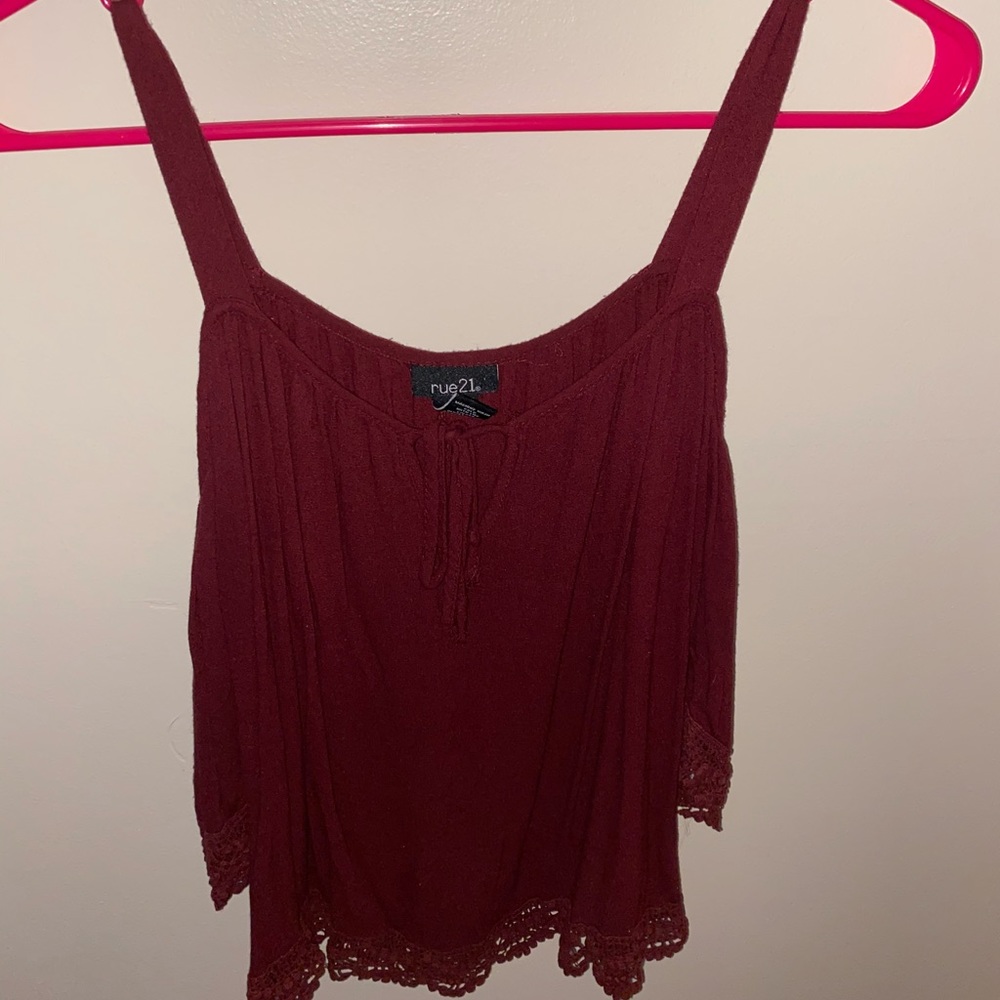 cold shoulder maroon tee